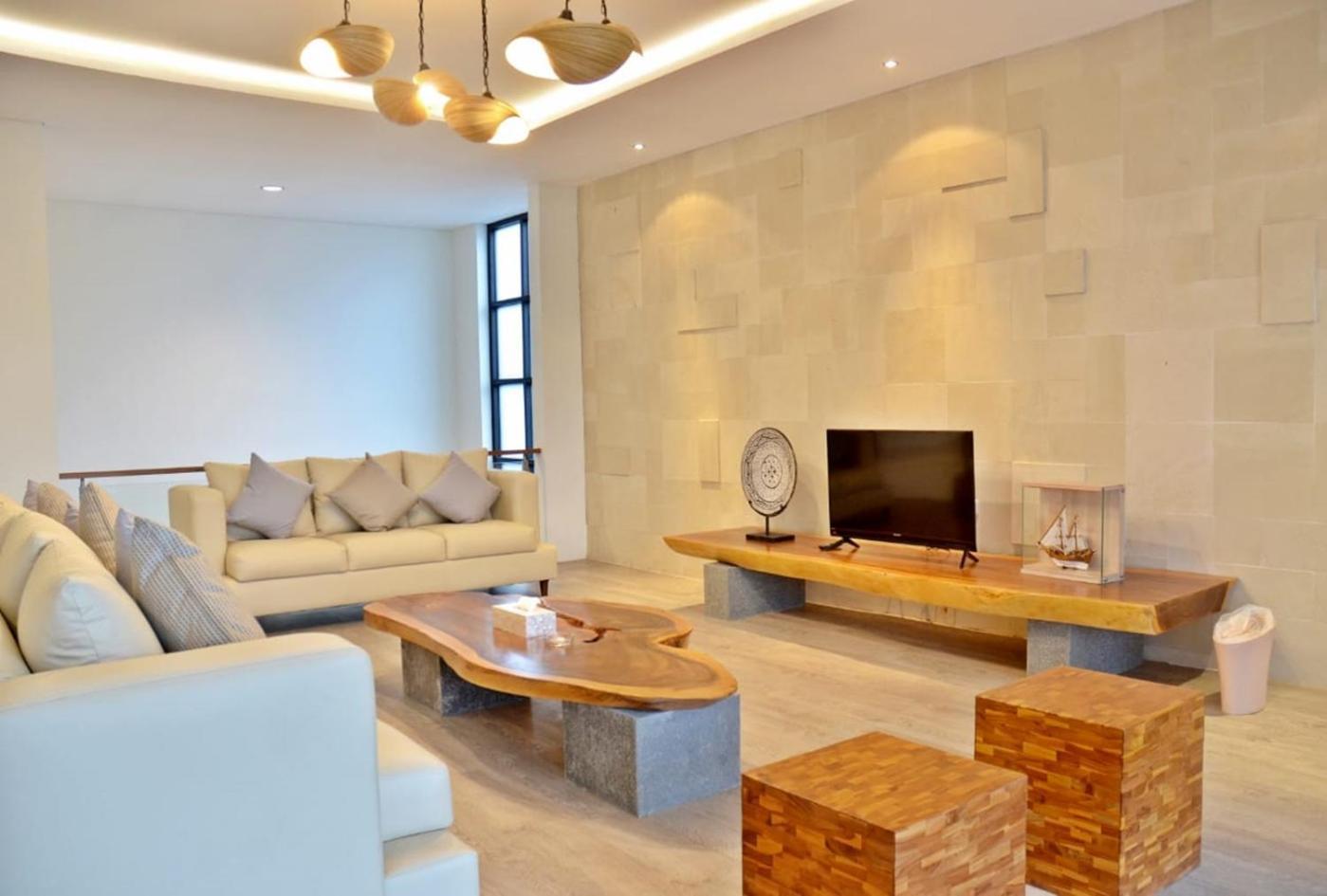 Indah 2 Mountain 8 Bedroom Private Pool Bandung