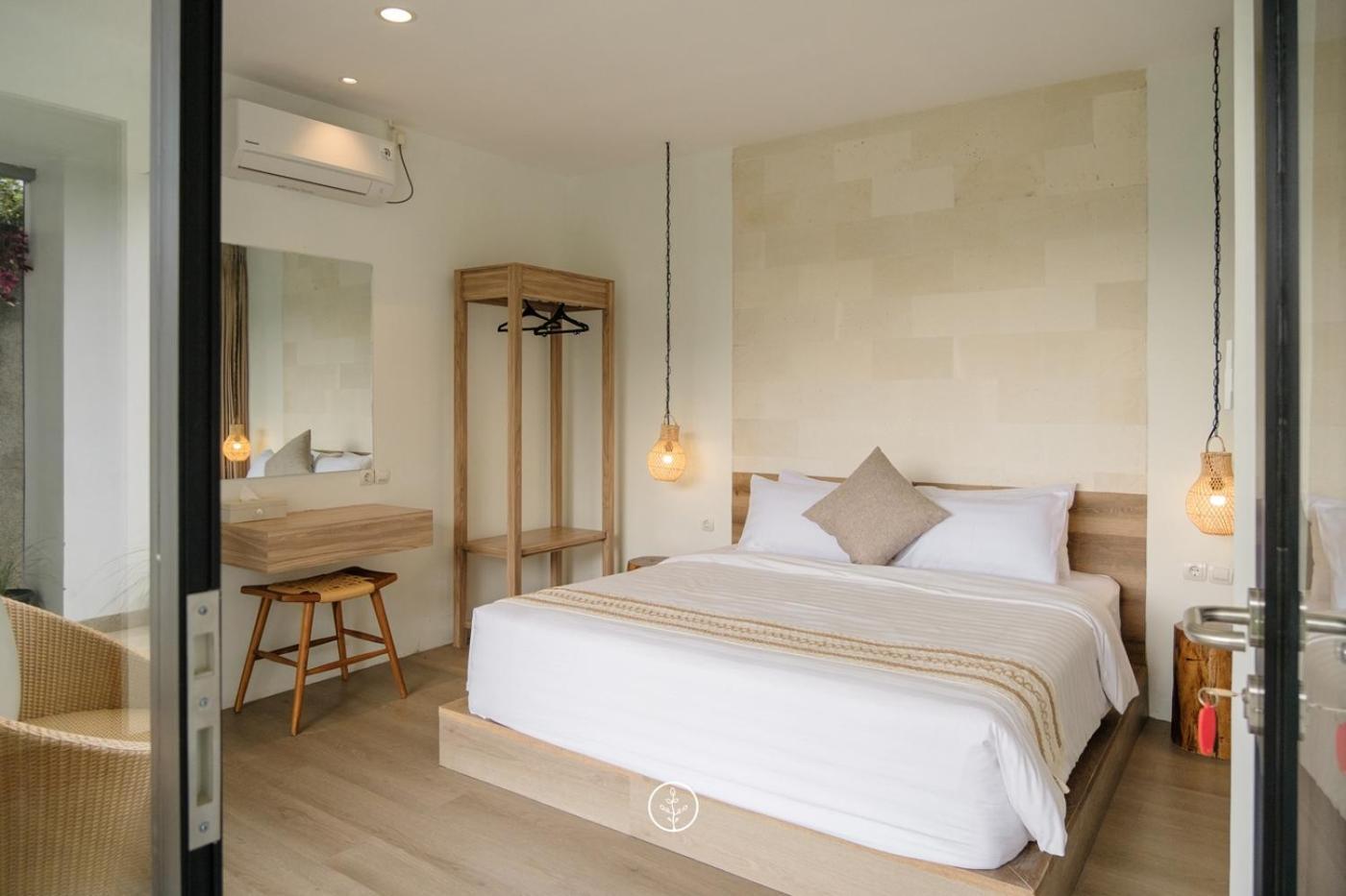Indah 2 Mountain 8 Bedroom Private Pool Bandung